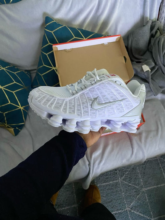 NIKE SHOX WHITE